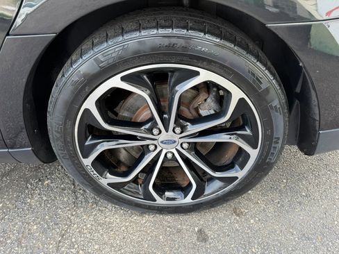 Used 2015 Ford Taurus SHO w/ Equipment Group 401A image 71