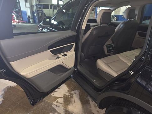 Used 2025 Lincoln Nautilus Premier image 13