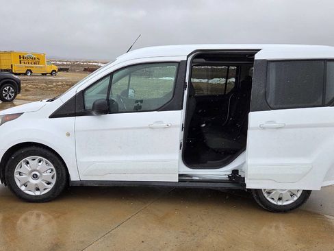 Used 2014 Ford Transit Connect XLT image 9