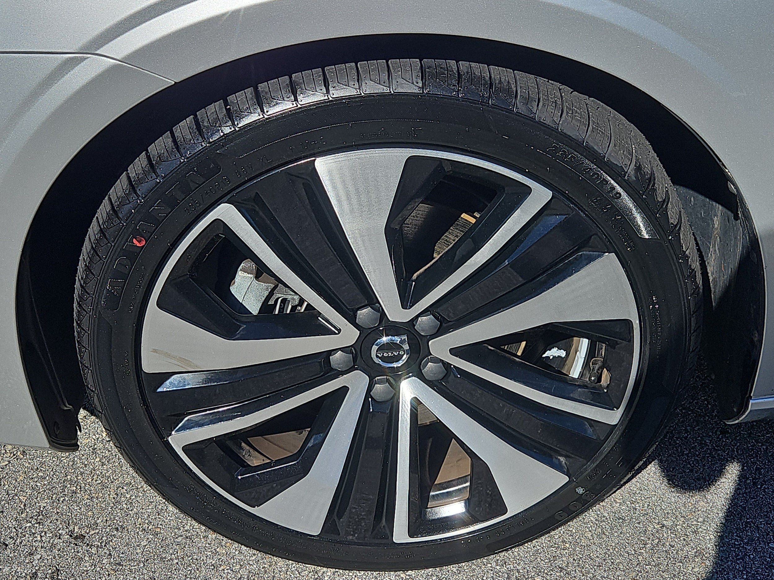 Used 2022 Volvo S60 B5 Momentum w/ Premium Package FWD image 4