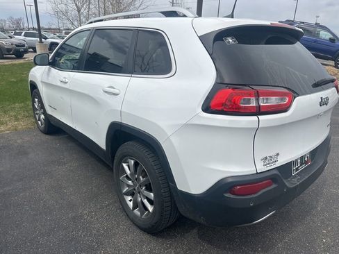 Used 2018 Jeep Cherokee Limited AWD/4WD image 5