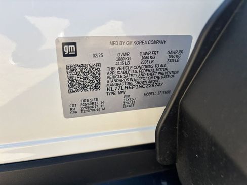 Used 2025 Chevrolet Trax LT image 27