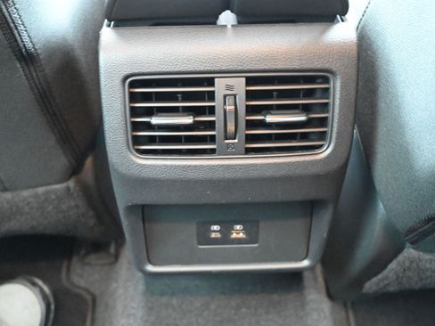 Used 2021 Nissan Rogue SV AWD/4WD image 8