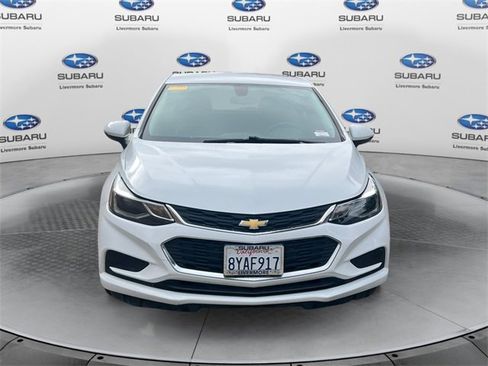 Used 2018 Chevrolet Cruze LT image 2