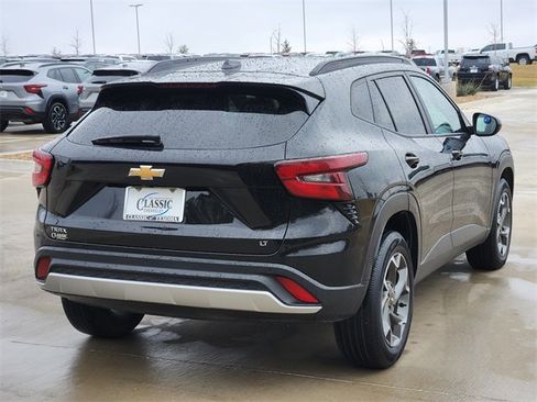 Certified 2024 Chevrolet Trax LT w/ Sunroof Package image 6