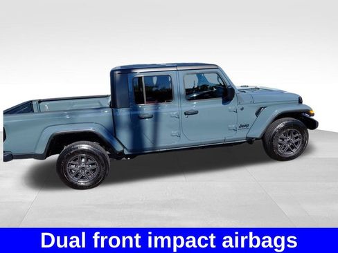 Used 2024 Jeep Gladiator Sport AWD/4WD image 9