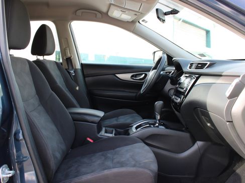 Used 2016 Nissan Rogue SV image 13