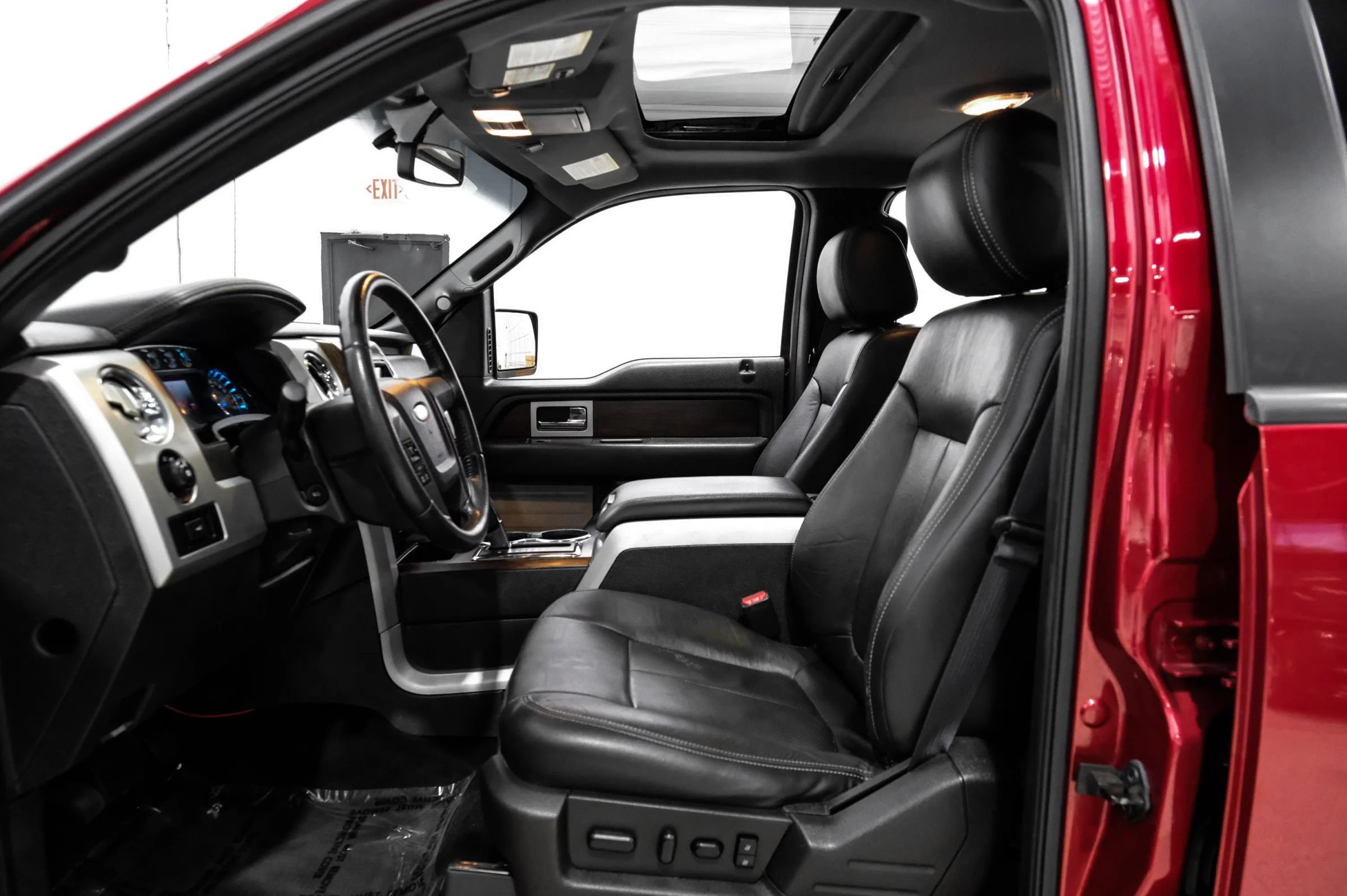 Used 2014 Ford F150 Lariat w/ Equipment Group 502A Luxury AWD/4WD image 36