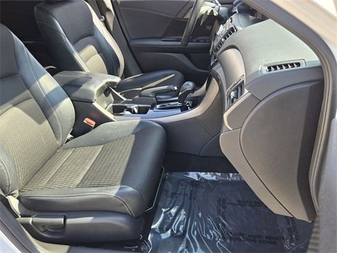 Used 2017 Honda Accord Sport image 16