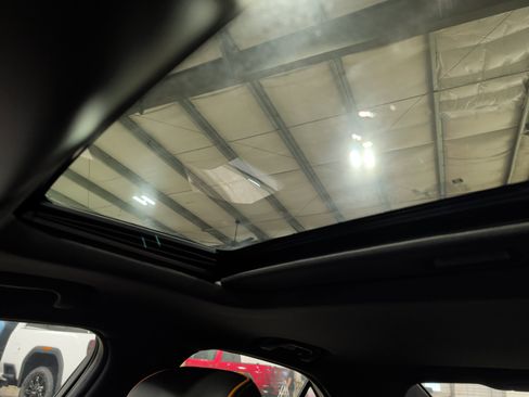 Used 2022 Cadillac CT4 V image 13