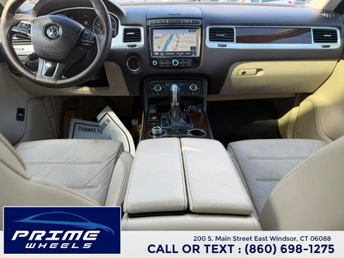 Used 2016 Volkswagen Touareg Lux image 19