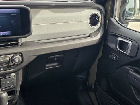 Used 2026 Jeep Wrangler Unlimited Sport AWD/4WD image 19