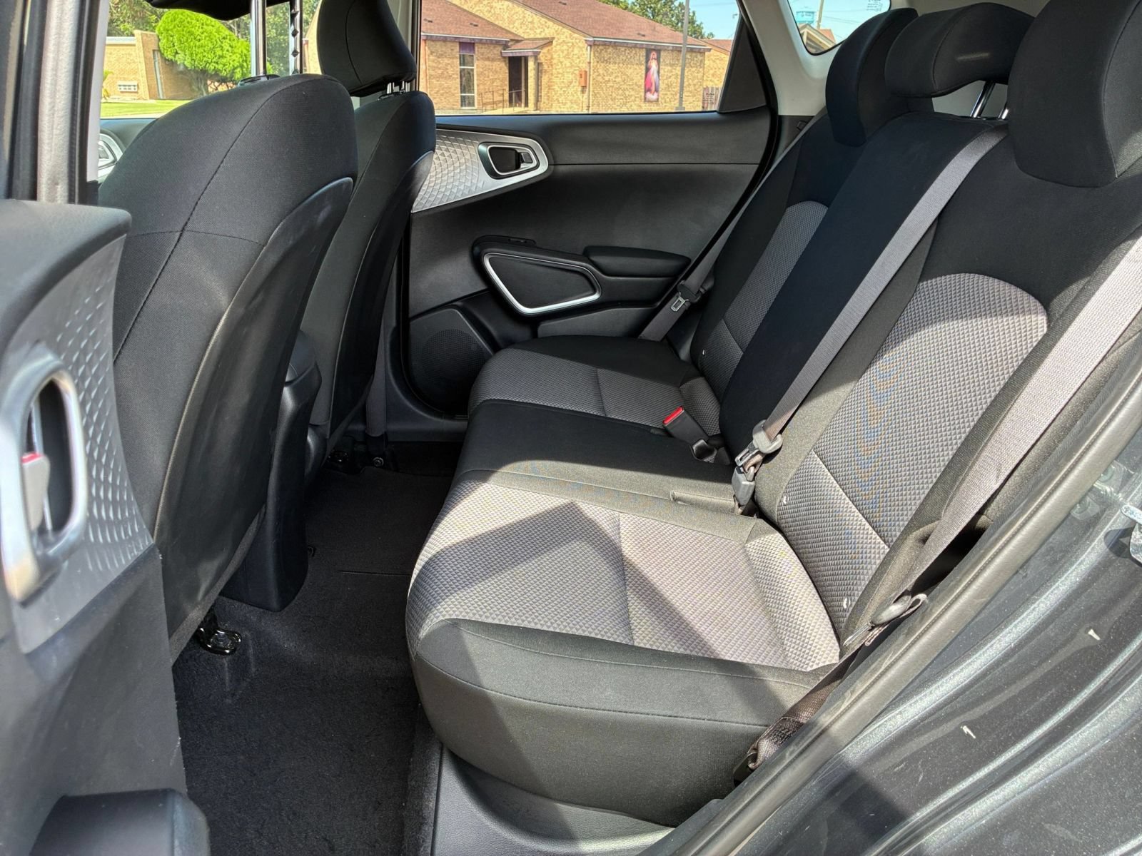 Used 2025 Kia Soul LX w/ LX Technology Package FWD image 22