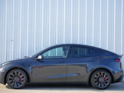 Used 2024 Tesla Model Y Performance image 51