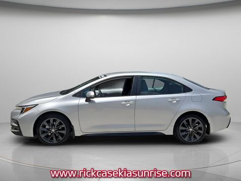 Used 2026 Toyota Corolla SE FWD image 3