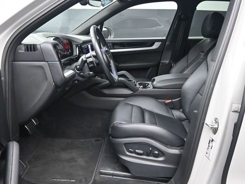 Used 2024 Porsche Cayenne S image 21