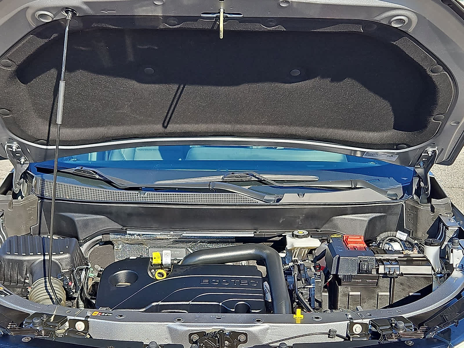 Used 2026 Chevrolet Equinox LT w/ Convenience Package II FWD image 35