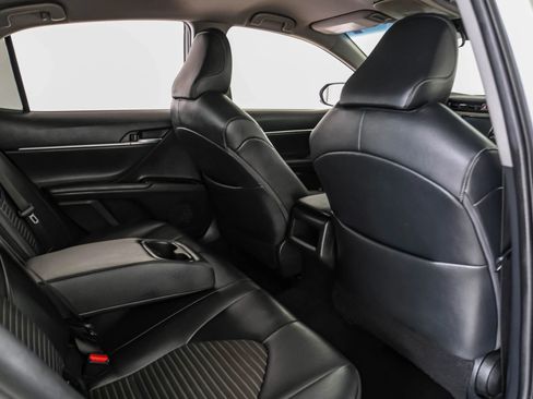 Used 2018 Toyota Camry SE FWD image 30