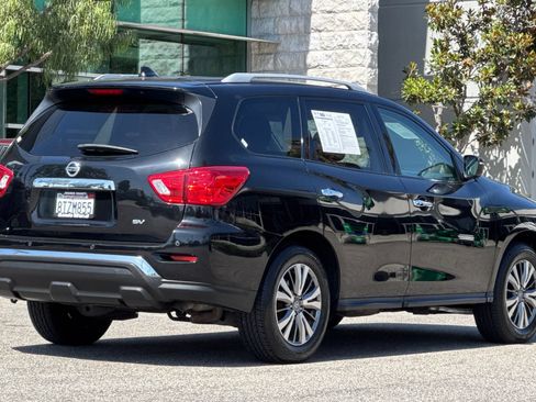 Used 2019 Nissan Pathfinder SV FWD image 4