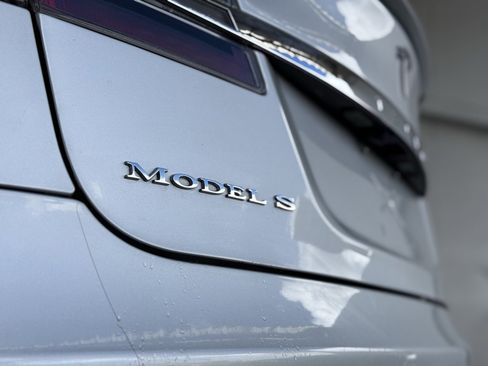 Used 2012 Tesla Model S Signature Performance image 20