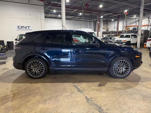 Used 2019 Porsche Cayenne S image 7