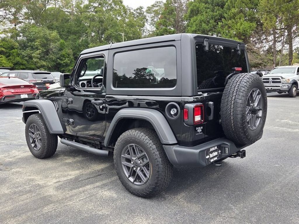Used 2026 Jeep Wrangler Sport AWD/4WD image 7