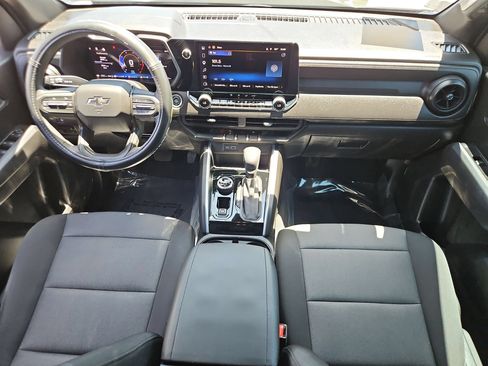 Used 2025 Chevrolet Colorado Trail Boss AWD/4WD image 21