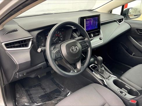 Used 2024 Toyota Corolla LE FWD image 18