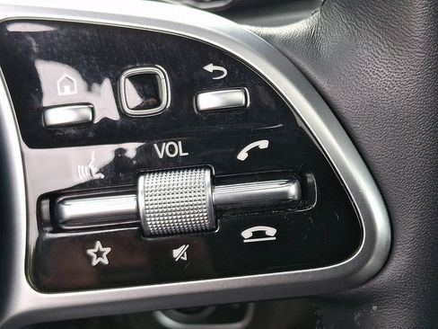 Used 2023 Mercedes-Benz GLS 450 4MATIC image 25