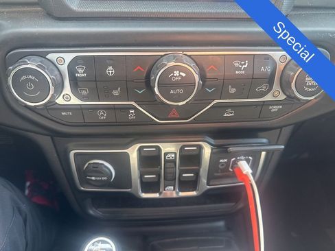 Used 2022 Jeep Wrangler Unlimited Sahara w/ Cold Weather Group image 14