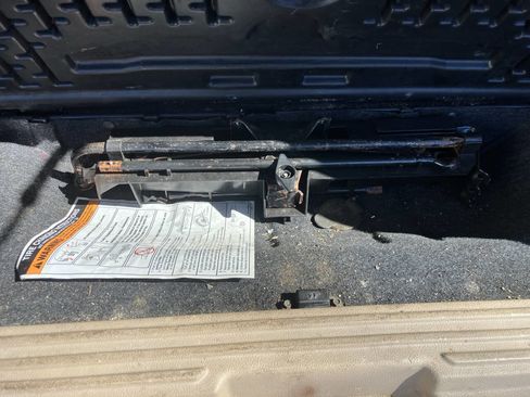 Used 2006 Ford Expedition XLT image 33