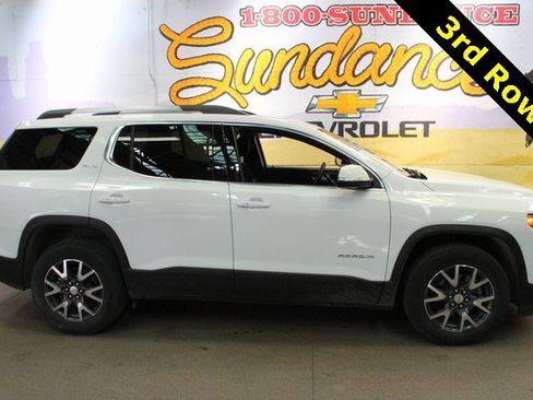 Used 2023 GMC Acadia SLE image 1