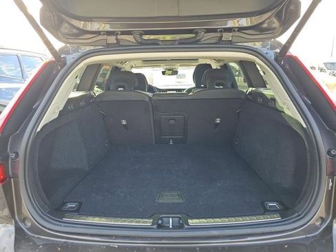 Used 2025 Volvo V60 B5 Cross Country Plus image 7