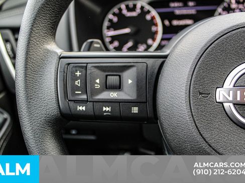 Used 2024 Nissan Rogue SV image 22