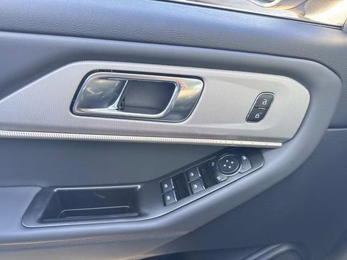 New 2026 Ford Explorer Active w/ Active Comfort Package image 20