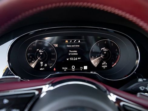 Used 2023 Bentley Bentayga Extended Wheelbase image 20