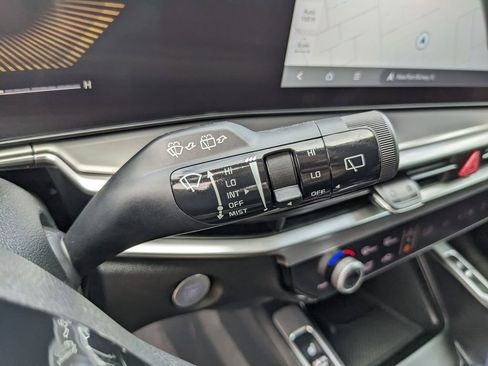 Certified 2025 Kia Sorento S FWD image 35