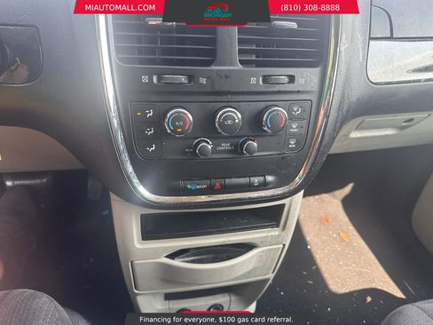 Used 2013 Dodge Grand Caravan SE FWD image 12