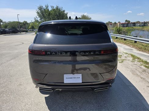 New 2026 Land Rover Range Rover Sport Dynamic SE AWD/4WD image 6
