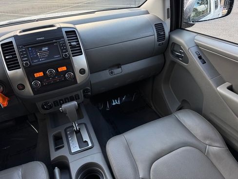 Used 2019 Nissan Frontier SL image 27