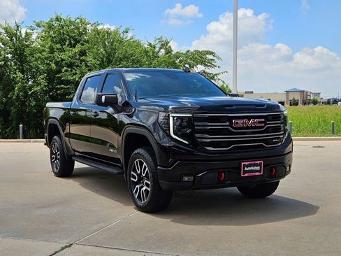 Used 2025 GMC Sierra 1500 AT4 w/ AT4 Premium Package AWD/4WD image 3