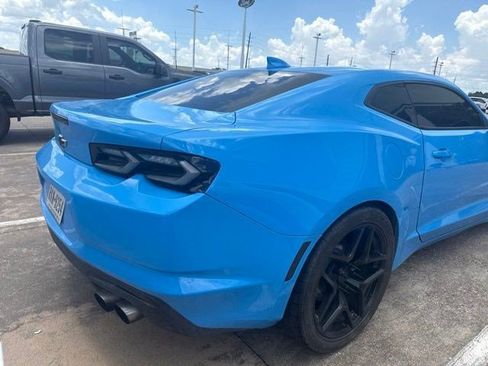 Used 2022 Chevrolet Camaro LT w/ Technology Package RWD image 10