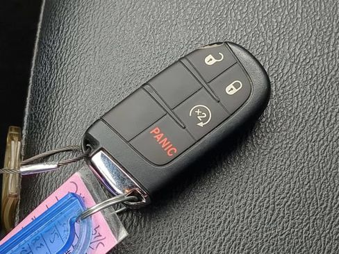 Used 2025 Jeep Compass Limited AWD/4WD image 31
