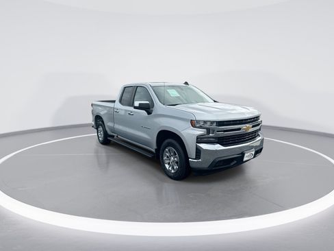 Used 2020 Chevrolet Silverado 1500 LT RWD image 2