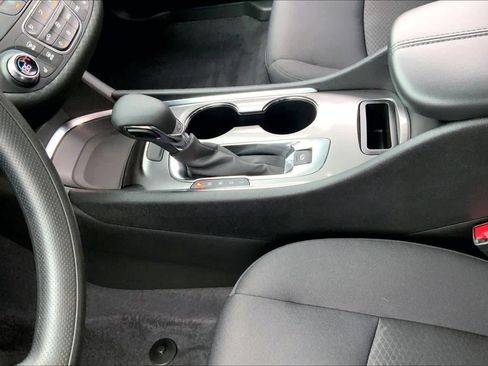 Used 2022 Chevrolet Malibu LT FWD image 16