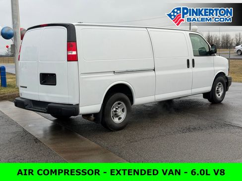 Used 2020 Chevrolet Express 3500 Extended w/ Driver Convenience Package RWD image 4