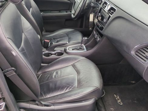Used 2013 Chrysler 200 Limited image 23