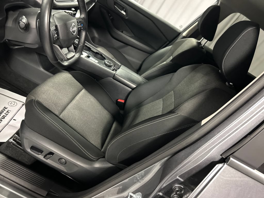 Used 2025 Nissan Rogue SV AWD/4WD image 10