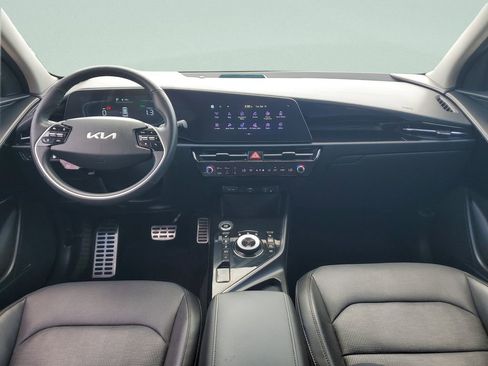 Used 2023 Kia Niro SX Touring FWD image 11