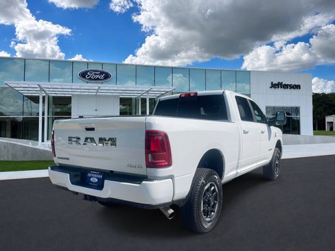 Used 2026 RAM 2500 Laramie AWD/4WD image 3